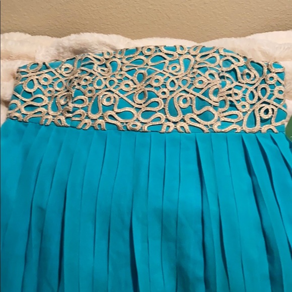 Dress - Picture 2 of 6